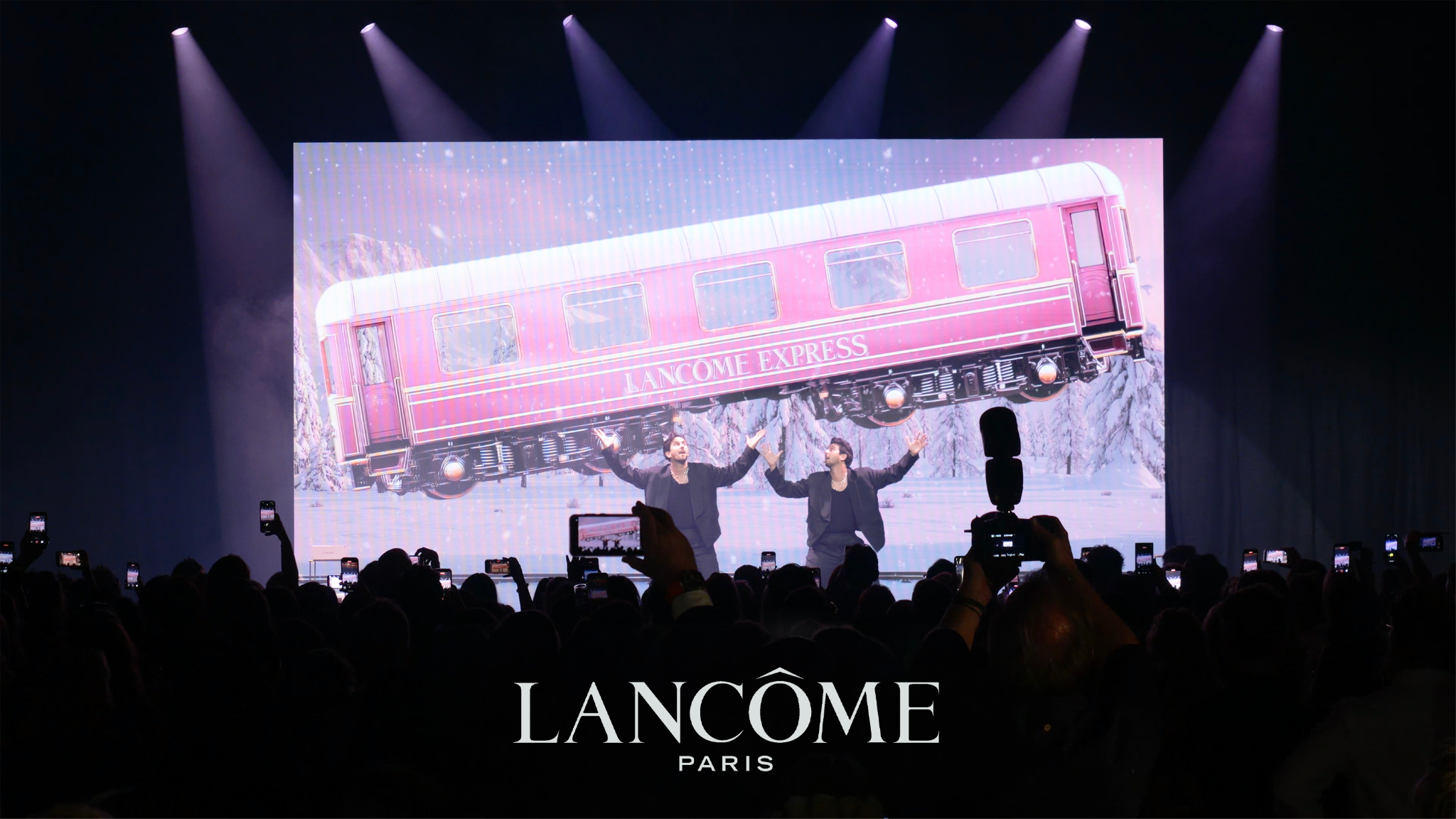The French Twins en représentation pour un événement corporate parisien.